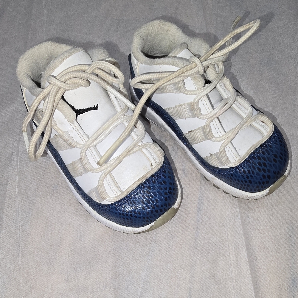 Nike Air Jordan 11 Retro Low LE "Blue Snakeskin" sneakers
